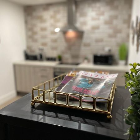 Luxurious 2 Bed Apartment In Heart Of Burnley With Private Parking Екстериор снимка