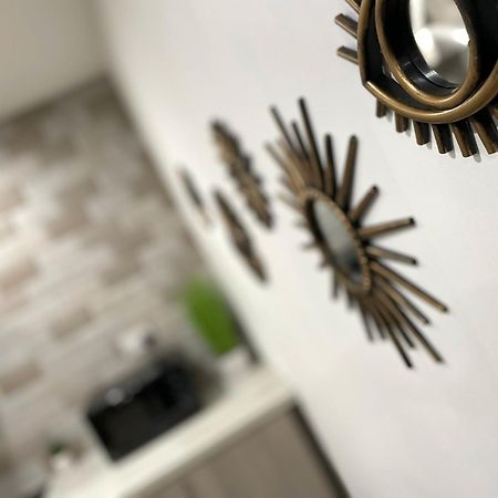 Luxurious 2 Bed Apartment In Heart Of Burnley With Private Parking Екстериор снимка