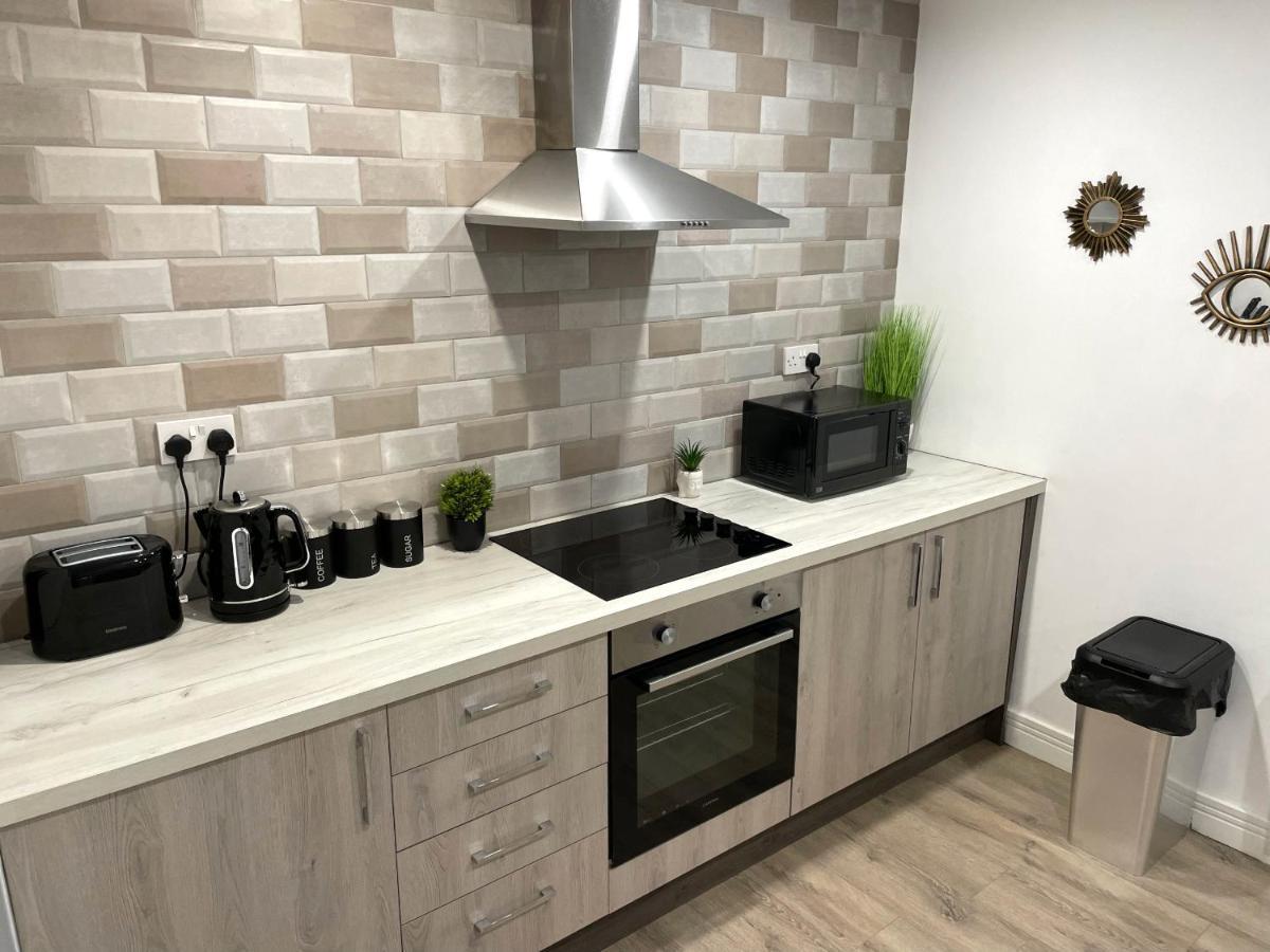 Luxurious 2 Bed Apartment In Heart Of Burnley With Private Parking Екстериор снимка