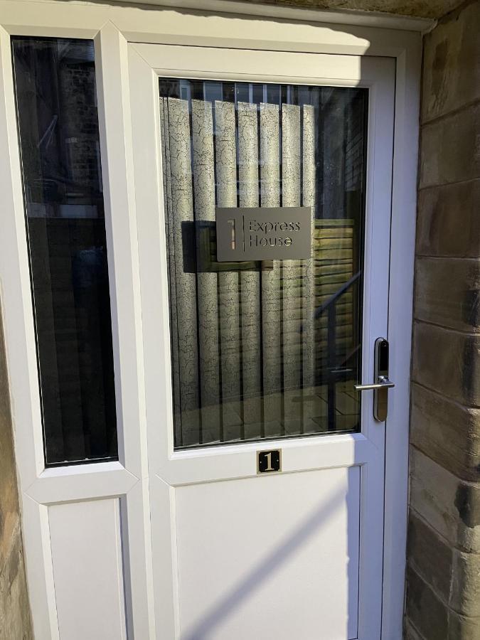 Luxurious 2 Bed Apartment In Heart Of Burnley With Private Parking Екстериор снимка