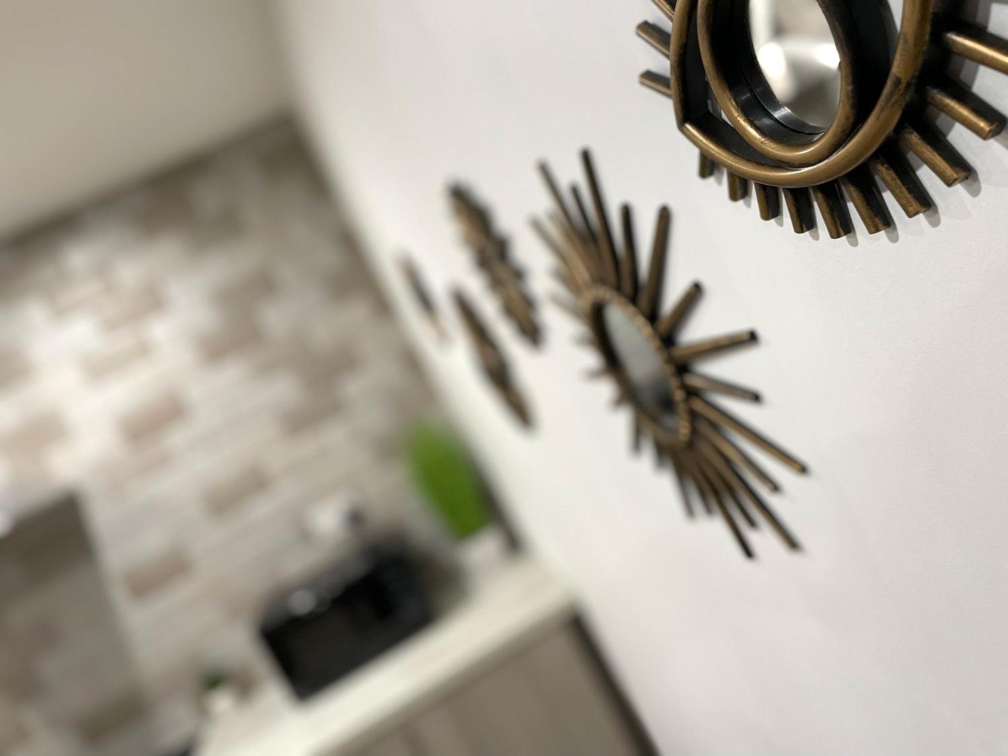 Luxurious 2 Bed Apartment In Heart Of Burnley With Private Parking Екстериор снимка