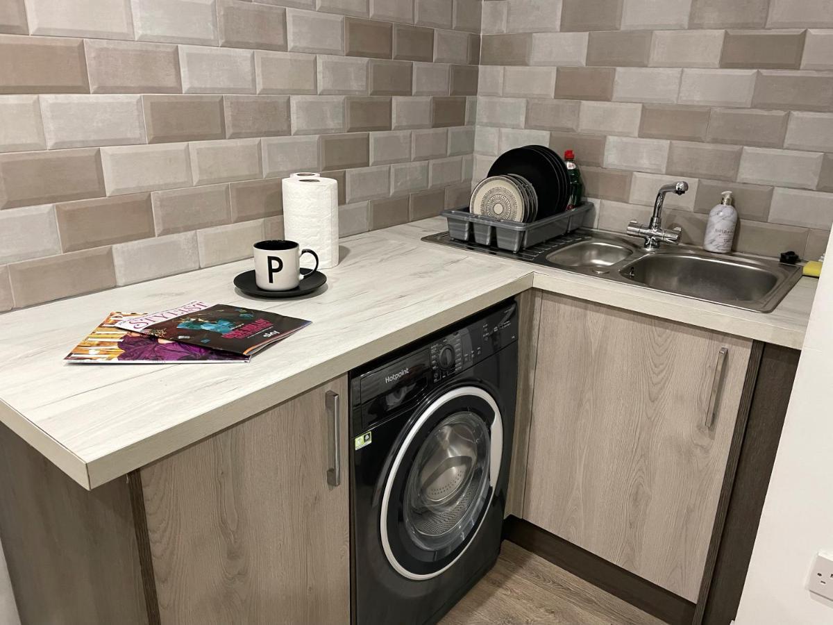 Luxurious 2 Bed Apartment In Heart Of Burnley With Private Parking Екстериор снимка